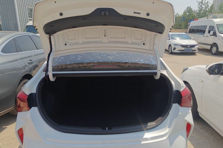 Used Hyundai Verna (new generation) 2020 1.4L CVT GLS Cool Edition Trunk