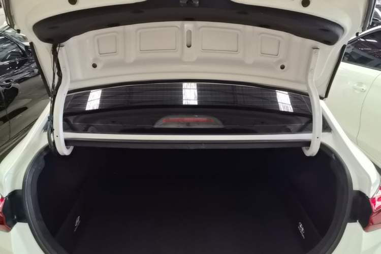Used Hyundai Verna (new generation) 2020 1.4L CVT GLS Cool Edition Trunk