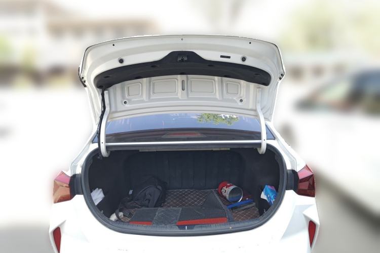 Used Hyundai Verna (new generation) 2020 1.4L Manual GLS Cool Edition Trunk