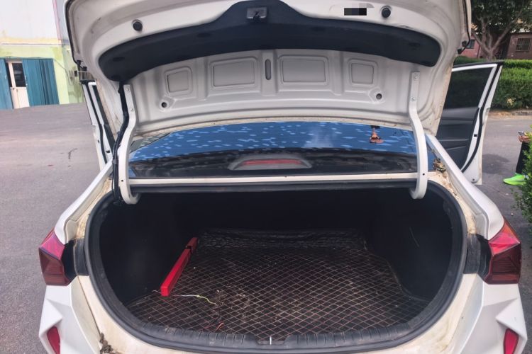 Used Hyundai Verna (new generation) 2020 1.4L Manual GLS Cool Edition Trunk