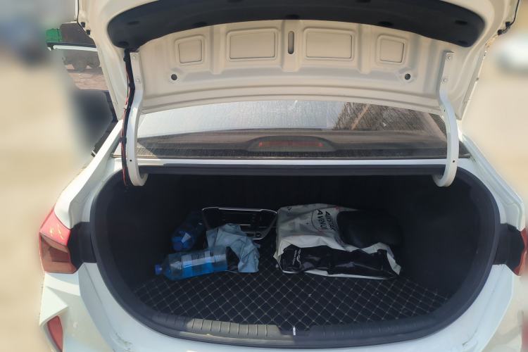 Used Hyundai Verna (new generation) 2020 1.4L Manual GLS Cool Edition Trunk