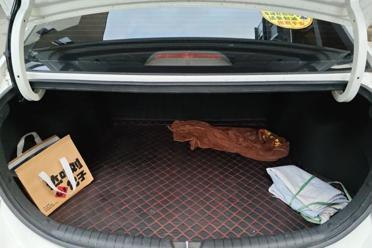 Used Hyundai Verna (new generation) 2020 1.4L Manual GLS Cool Edition Trunk