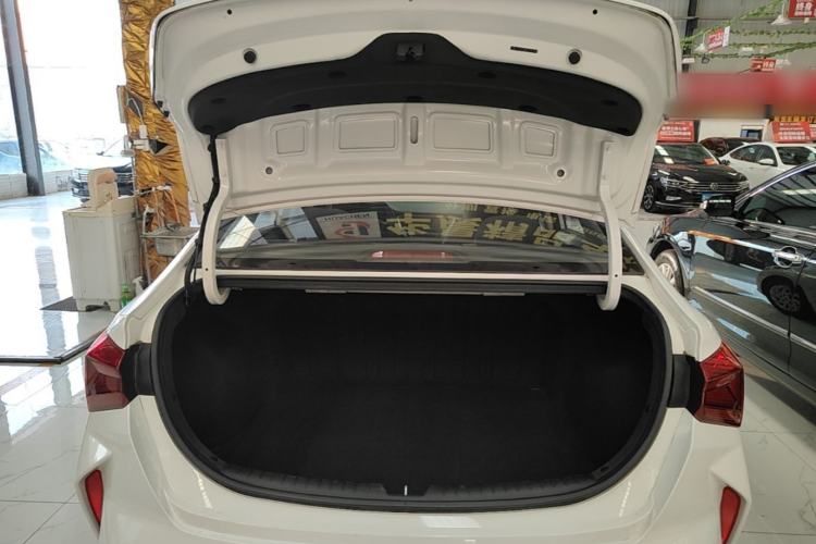 Used Hyundai Verna (new generation) 2020 1.4L Manual GLS Cool Edition Trunk