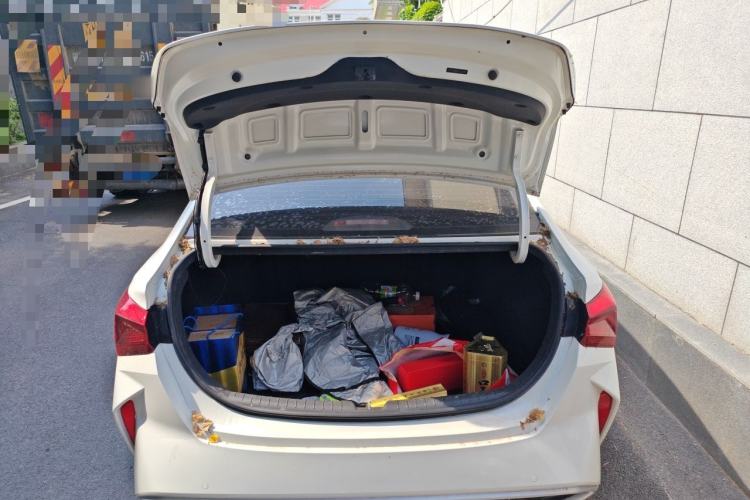 Used Hyundai Verna (new generation) 2020 1.4L CVT GLS Cool Edition Trunk