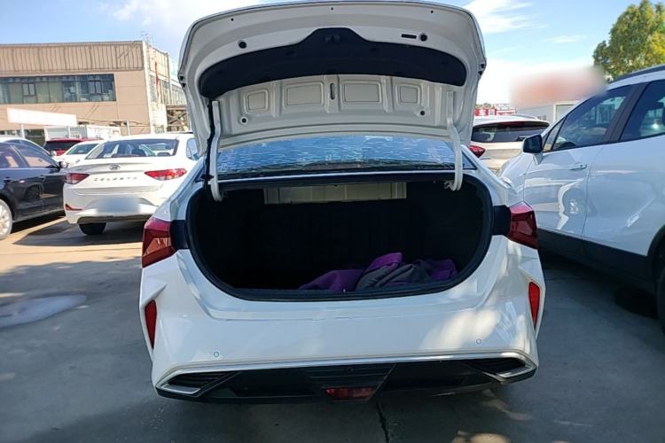 Used Hyundai Verna (new generation) 2020 1.4L Manual GLS Cool Edition Trunk