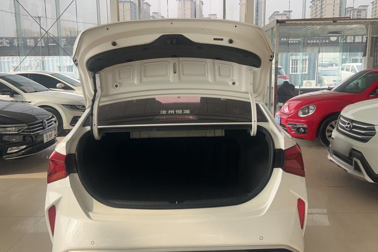 Used Hyundai Verna (new generation) 2020 1.4L CVT GLS Cool Edition Trunk