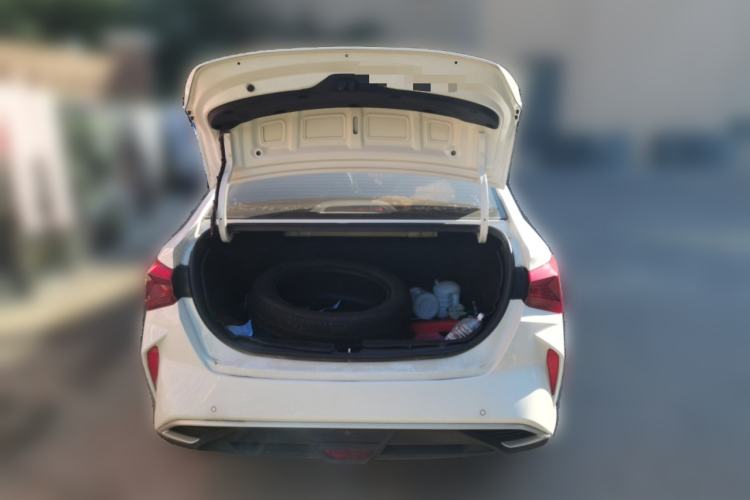 Used Hyundai Verna (new generation) 2020 1.4L Manual GLS Cool Edition Trunk