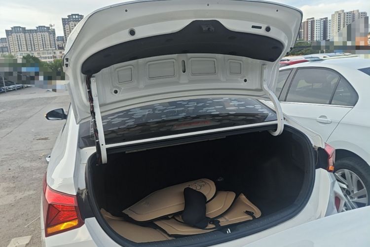 Used Hyundai Verna (new generation) 2020 1.4L CVT GLS Cool Edition Trunk