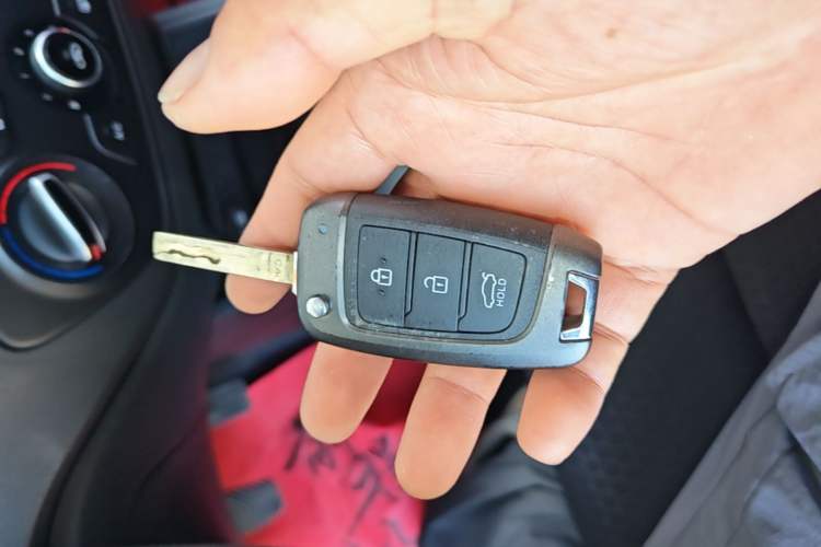 Used Hyundai Verna (new generation) 2020 1.4L Manual GLS Cool Edition Vehicle Key