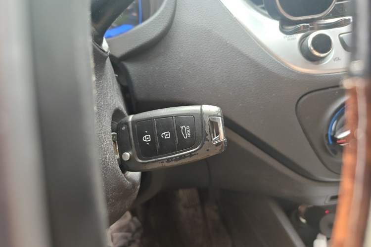 Used Hyundai Verna (new generation) 2020 1.4L CVT GLS Cool Edition Vehicle Key