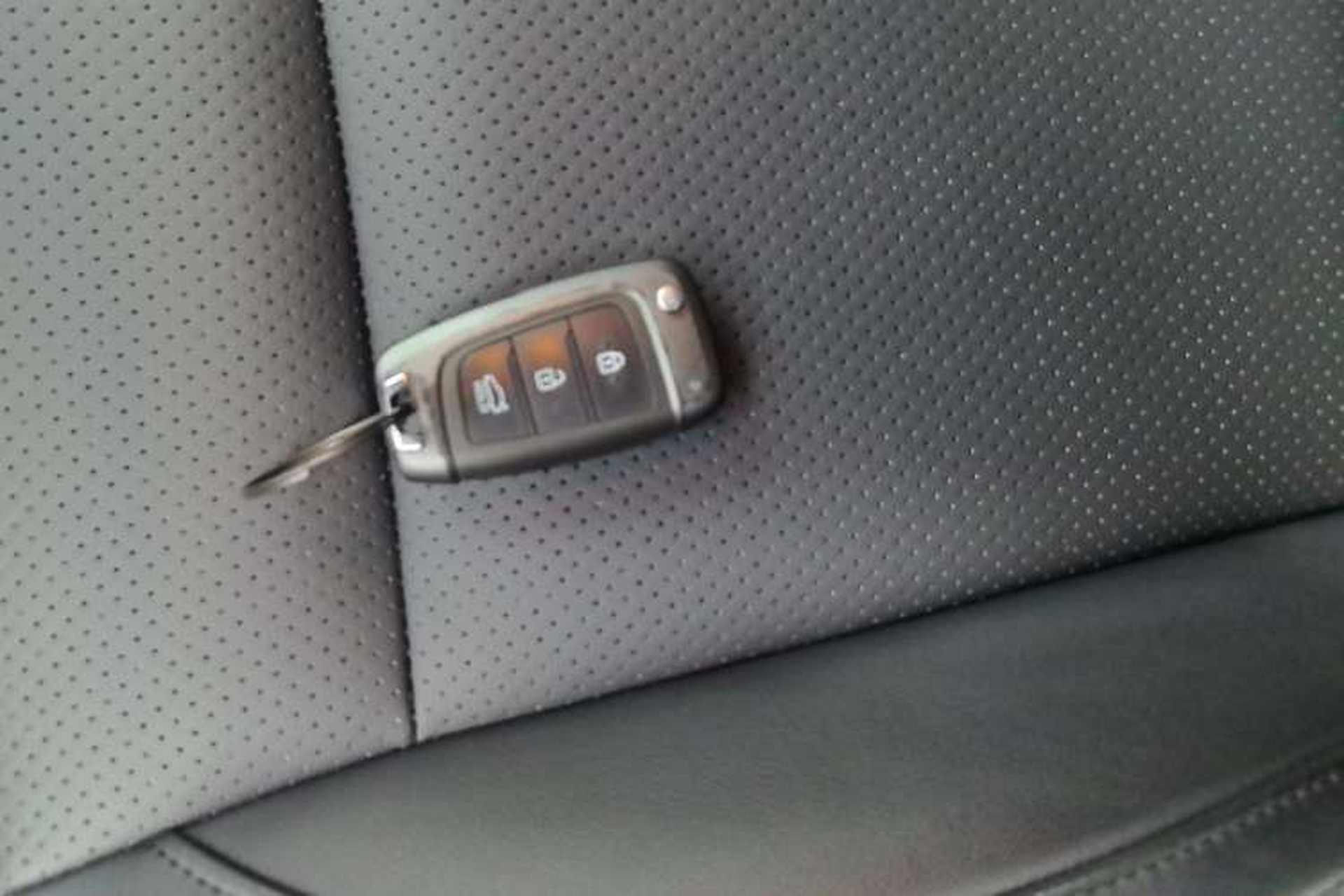 Used Hyundai Verna (new generation) 2020 1.4L CVT GLS Cool Edition Vehicle Key