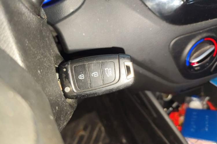 Used Hyundai Verna (new generation) 2020 1.4L CVT GLS Cool Edition Vehicle Key
