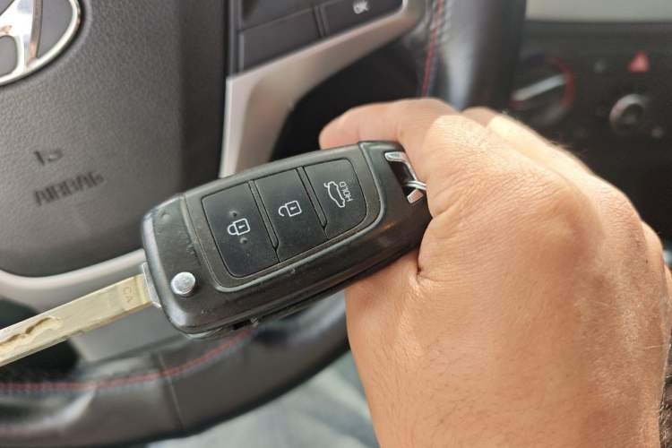 Used Hyundai Verna (new generation) 2020 1.4L CVT GLS Cool Edition Vehicle Key