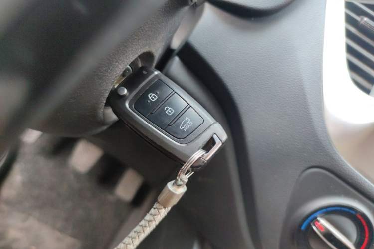Used Hyundai Verna (new generation) 2020 1.4L Manual GLS Cool Edition Vehicle Key