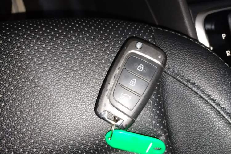 Used Hyundai Verna (new generation) 2020 1.4L CVT GLS Cool Edition Vehicle Key