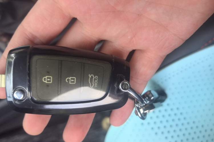 Used Hyundai Verna (new generation) 2020 1.4L CVT GLS Cool Edition Vehicle Key