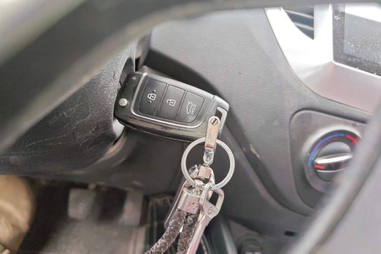 Used Hyundai Verna (new generation) 2020 1.4L Manual GLS Cool Edition Vehicle Key
