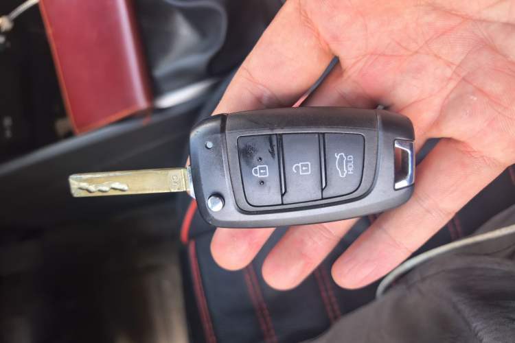 Used Hyundai Verna (new generation) 2020 1.4L Manual GLS Cool Edition Vehicle Key