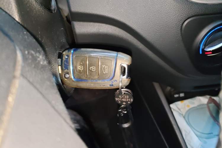 Used Hyundai Verna (new generation) 2020 1.4L Manual GLS Cool Edition Vehicle Key