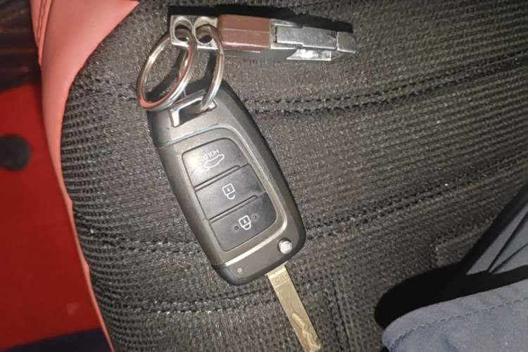 Used Hyundai Verna (new generation) 2020 1.4L Manual GLS Cool Edition Vehicle Key