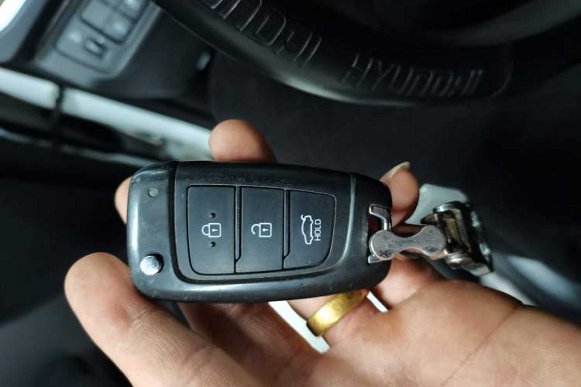 Used Hyundai Verna (new generation) 2020 1.4L CVT GLS Cool Edition Vehicle Key