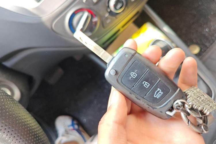 Used Hyundai Verna (new generation) 2020 1.4L CVT GLS Cool Edition Vehicle Key