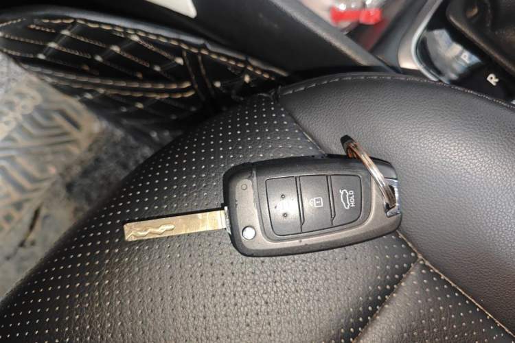 Used Hyundai Verna (new generation) 2020 1.4L CVT GLS Cool Edition Vehicle Key