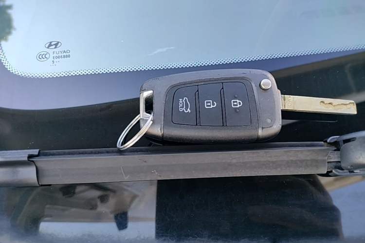 Used Hyundai Verna (new generation) 2020 1.4L Manual GLS Cool Edition Vehicle Key