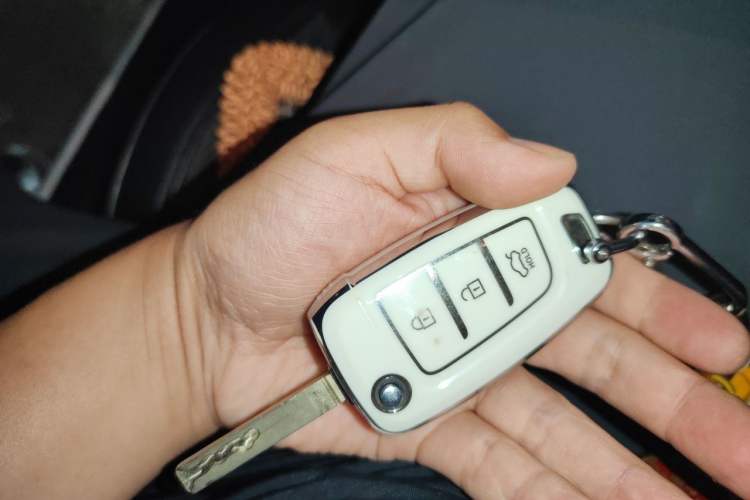 Used Hyundai Verna (new generation) 2020 1.4L CVT GLS Cool Edition Vehicle Key