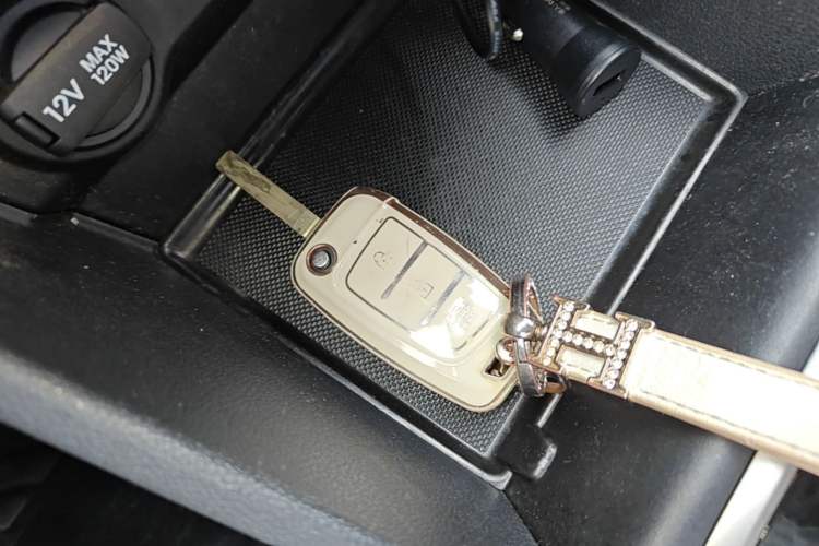 Used Hyundai Verna (new generation) 2020 1.4L CVT GLS Cool Edition Vehicle Key