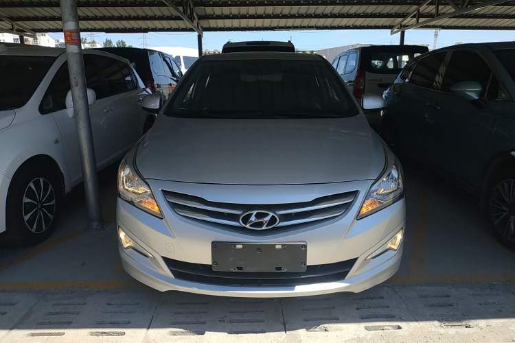 Used Hyundai Verna (older generation) 2014 1.4L Manual Smart GLS Trim Front