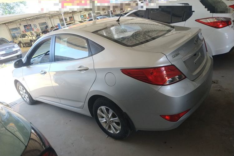 Used Hyundai Verna (older generation) 2014 1.4L Manual Smart GLS Trim Left Side