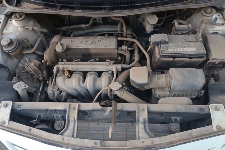 Used Hyundai Verna (older generation) 2014 1.4L Manual Smart GLS Trim Engine Bay