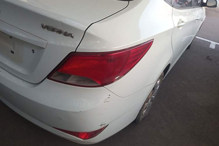 Used Hyundai Verna (older generation) 2014 1.4L Manual Smart GLS Trim Exterior 2