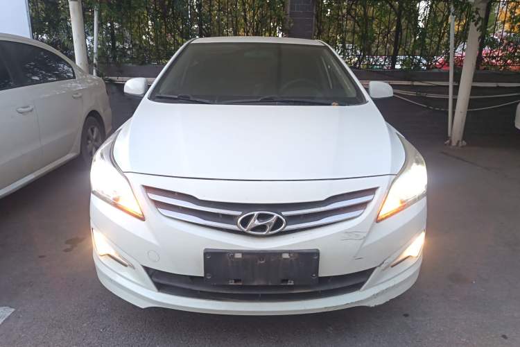 Used Hyundai Verna (older generation) 2014 1.4L Manual Smart GLS Trim Front