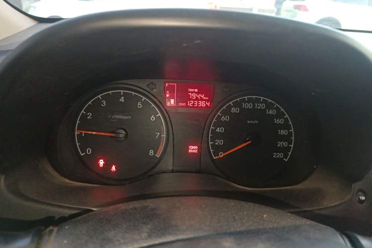 Used Hyundai Verna (older generation) 2014 1.4L Manual Smart GLS Trim Instrument Cluster