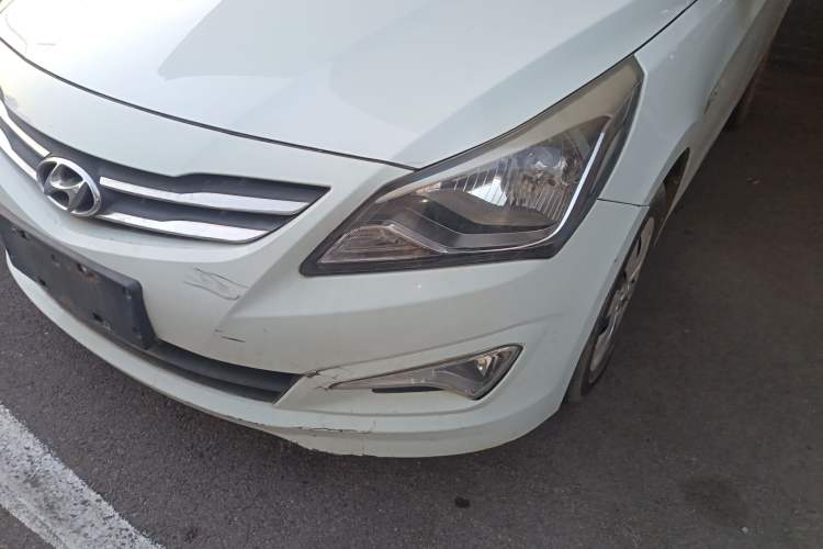 Used Hyundai Verna (older generation) 2014 1.4L Manual Smart GLS Trim Left Front Headlight
