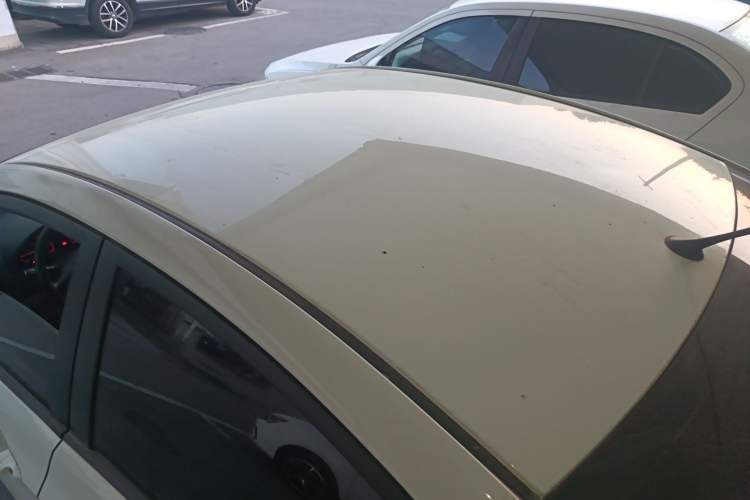 Used Hyundai Verna (older generation) 2014 1.4L Manual Smart GLS Trim Roof