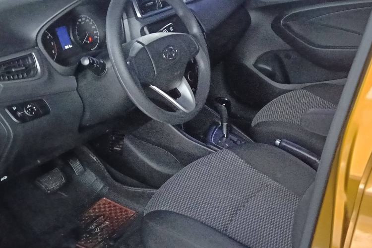 Used Hyundai Verna (older generation) 2017 1.4L Automatic YueXiang Edition China V-standard Interior 4