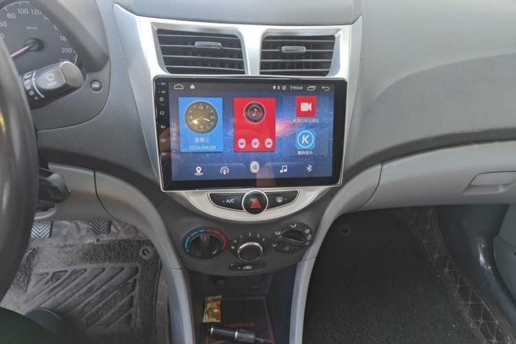 Used Hyundai Verna (older generation) 2010 Sedan 1.4L Manual Comfort GS Audio And AC Panel