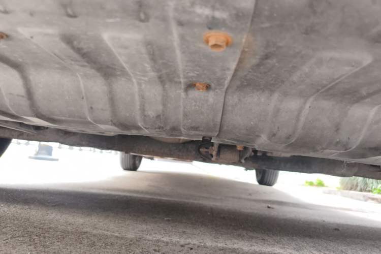 Used Hyundai Verna (older generation) 2010 Sedan 1.4L Manual Comfort GS Chassis Front