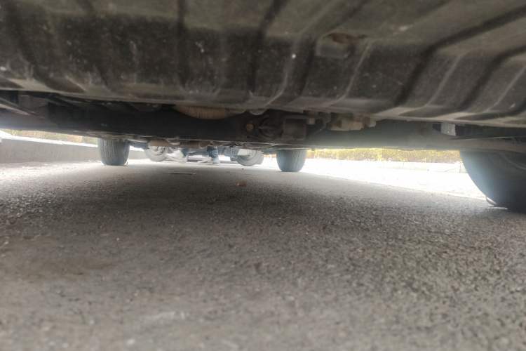 Used Hyundai Verna (older generation) 2010 Sedan 1.4L Manual Comfort GS Chassis Front