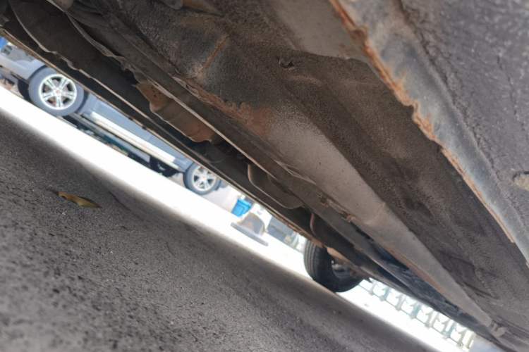 Used Hyundai Verna (older generation) 2010 Sedan 1.4L Manual Comfort GS Chassis Front Left
