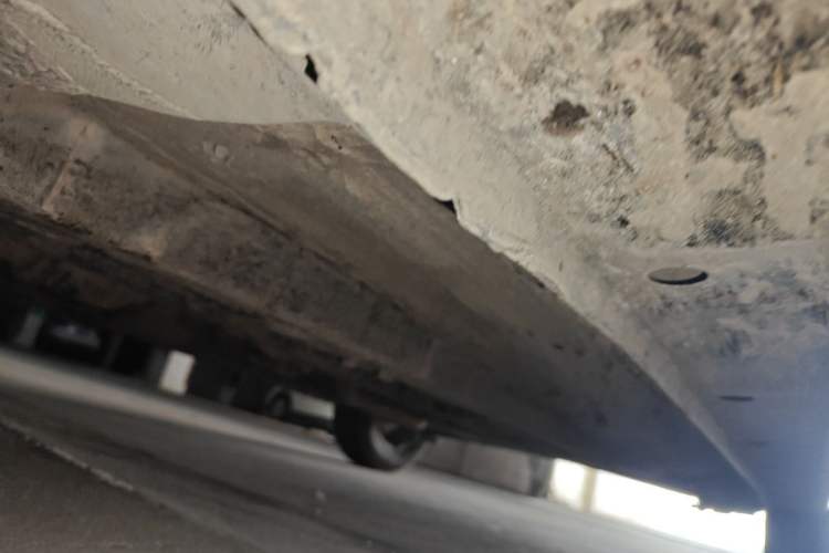 Used Hyundai Verna (older generation) 2010 Sedan 1.4L Manual Comfort GS Chassis Front Left