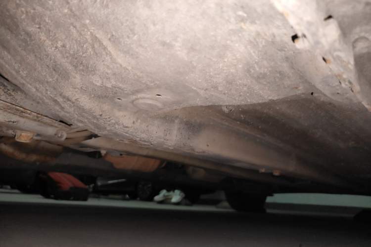Used Hyundai Verna (older generation) 2010 Sedan 1.4L Manual Comfort GS Chassis Front Left