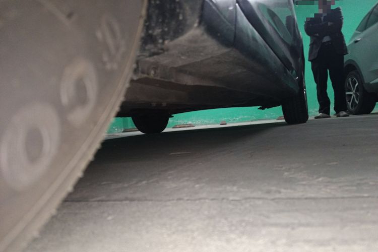 Used Hyundai Verna (older generation) 2010 Sedan 1.4L Manual Comfort GS Chassis Front Left