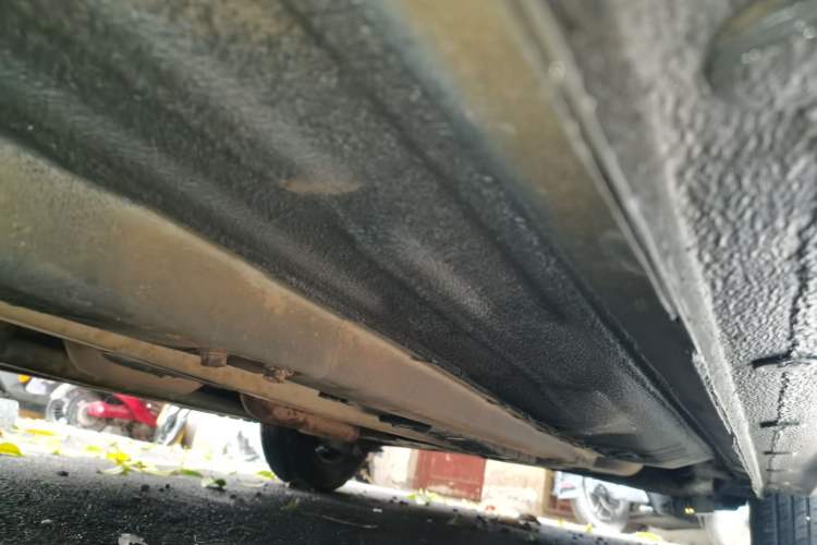 Used Hyundai Verna (older generation) 2010 Sedan 1.4L Manual Comfort GS Chassis Front Left
