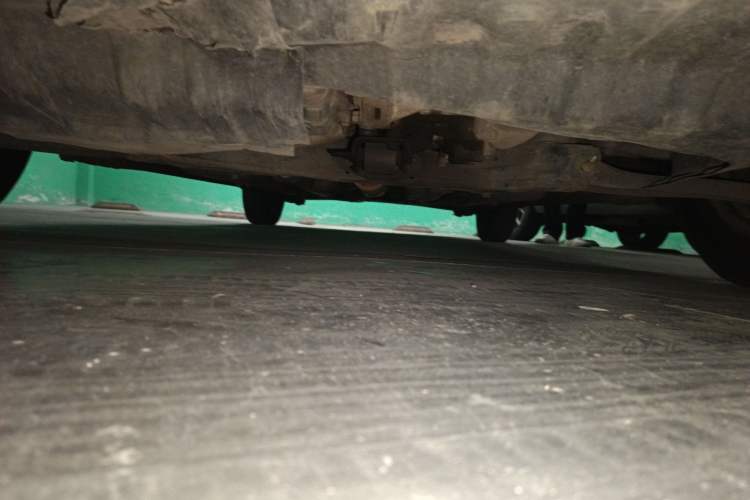 Used Hyundai Verna (older generation) 2010 Sedan 1.4L Manual Comfort GS Chassis Front
