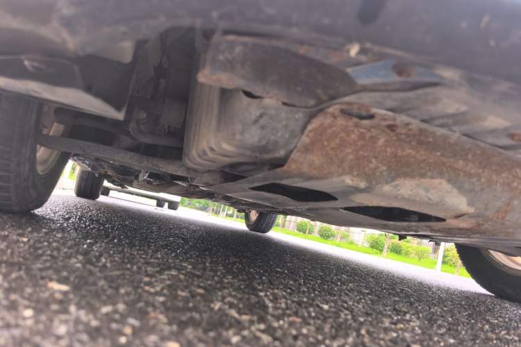 Used Hyundai Verna (older generation) 2010 Sedan 1.4L Manual Comfort GS Chassis Front Right