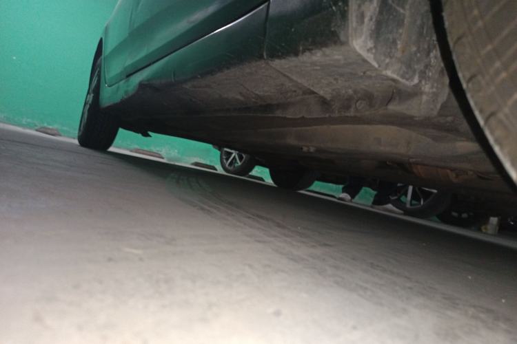 Used Hyundai Verna (older generation) 2010 Sedan 1.4L Manual Comfort GS Chassis Front Right